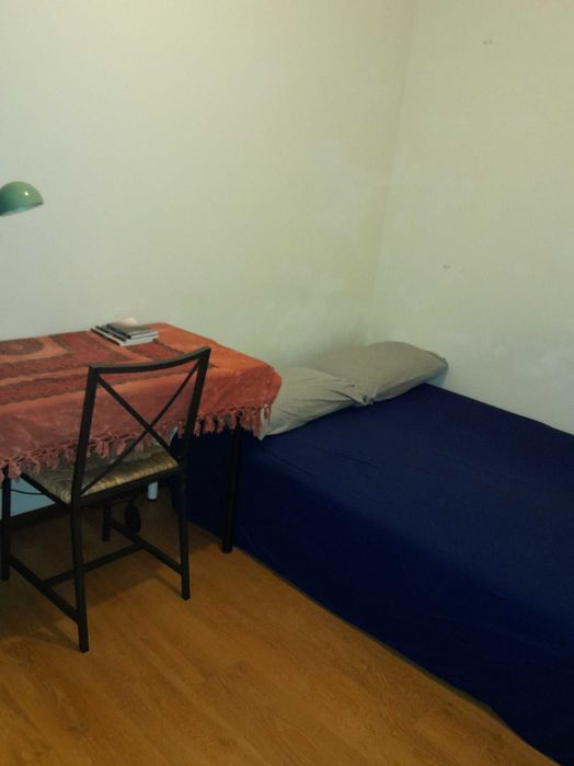 Quarto Individual Ambiente Feminino –Excelente Localização em Braga