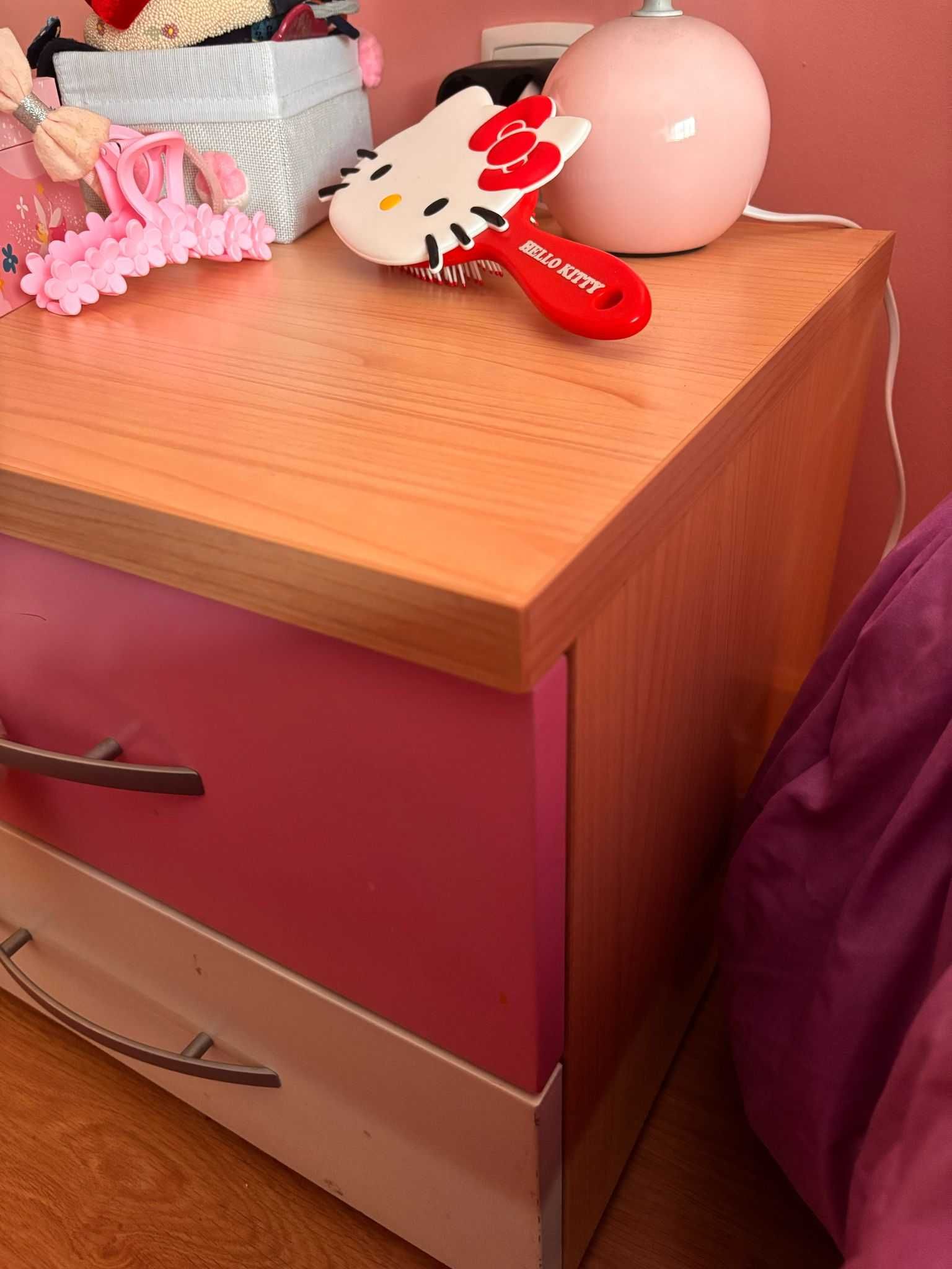 Conjunto cama , mesa de cabeceira e camiseiro