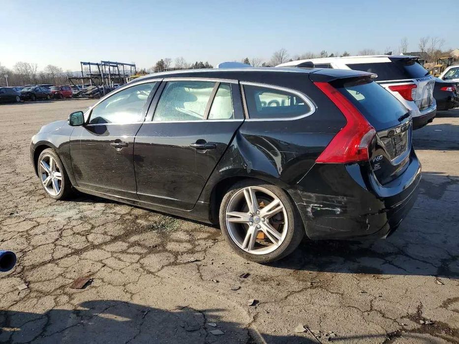 Капот та інше Volvo V60 розборка