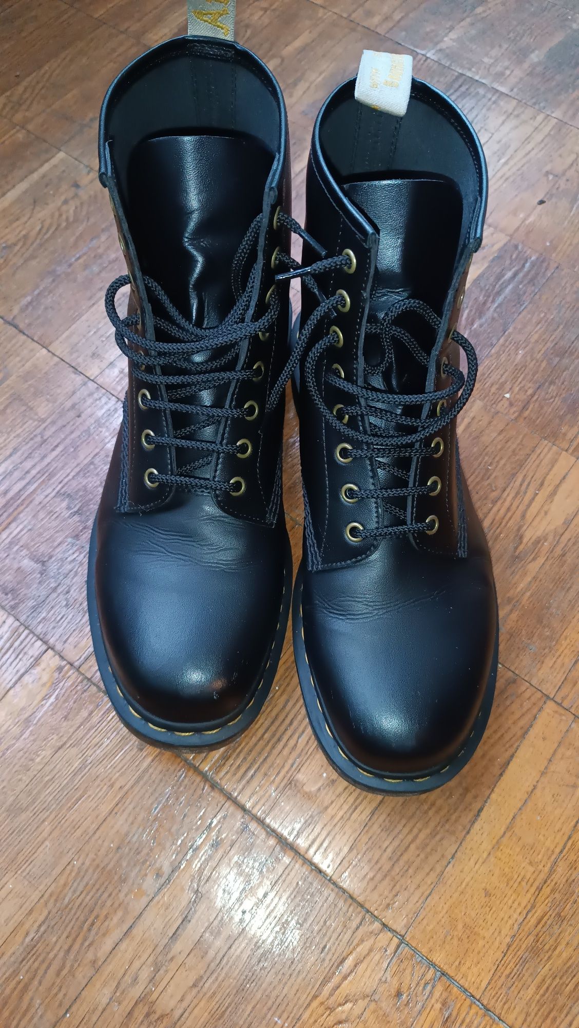 Dr. Martens vegan