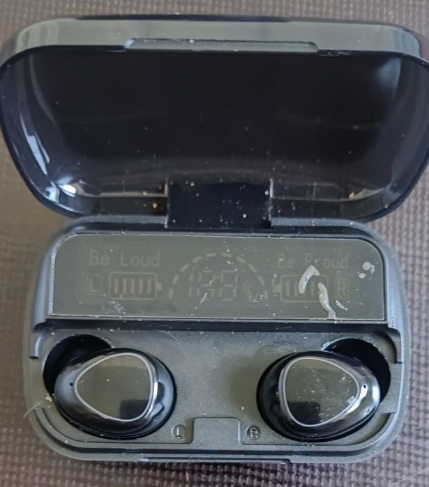 Продам блютуз наушники М 10 TWS 5.3