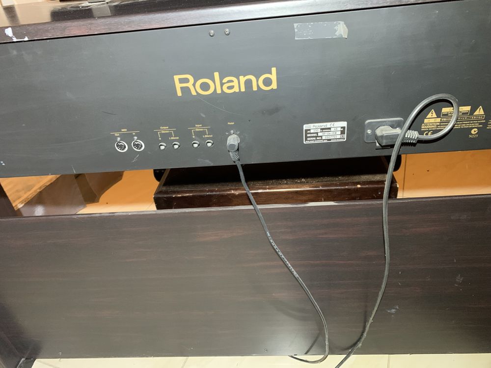 Pianino Roland HP-2e