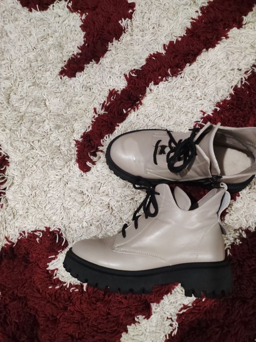 Жіночі весняні чобітки