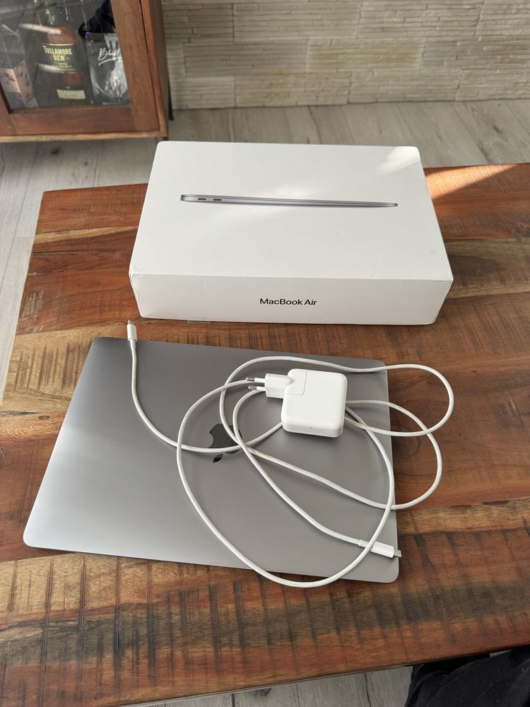 Macbook Air M1 8GB RAM 13.3 - 256GB SSD