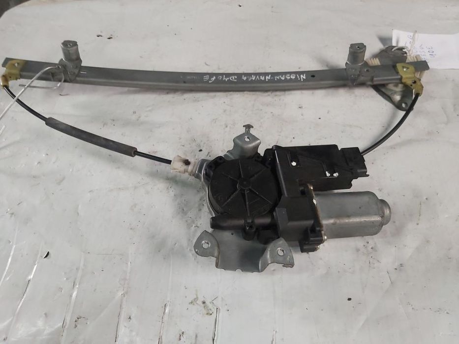 Elevador eletrico frente esquerdo Nissan Navara 2007