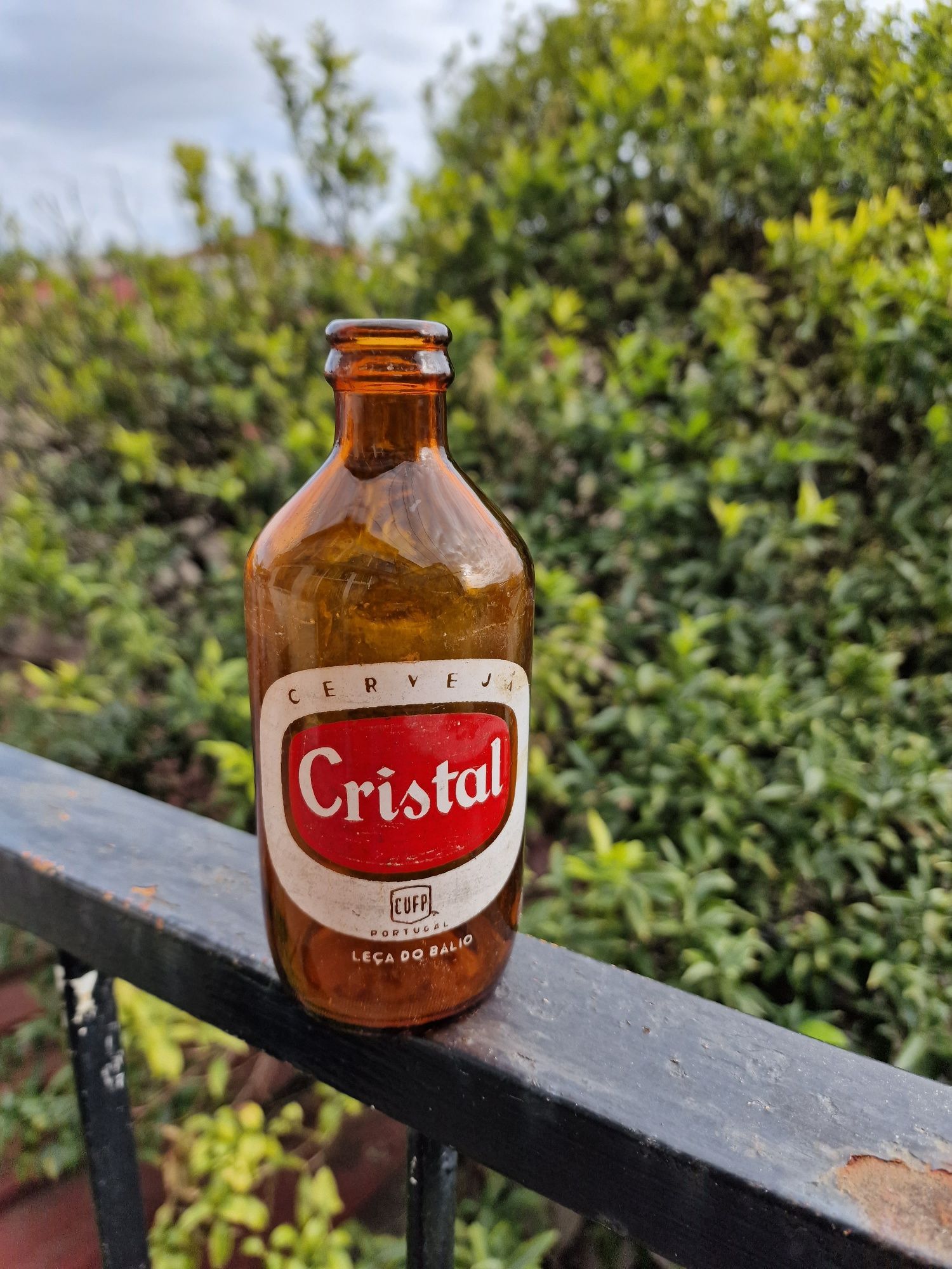 Garrafa de cerveja Cristal anos 60/70  Tenho 2 unidade. 6€ cada