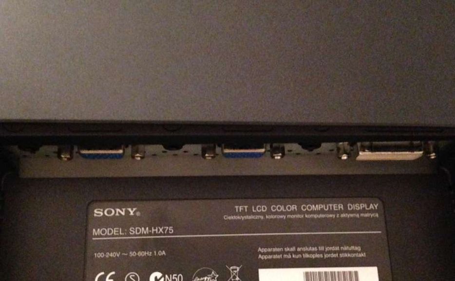 Monitor LCD Sony 17