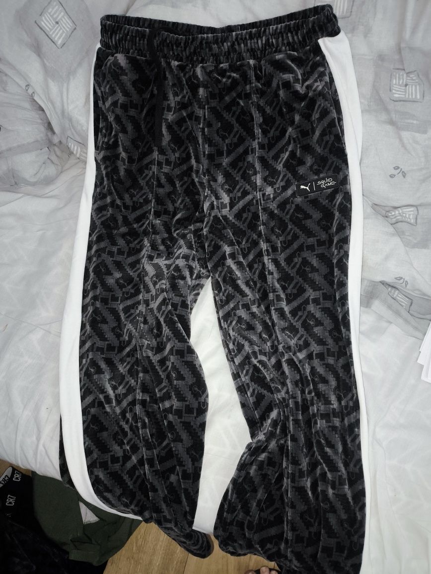 Spodnie dresowe nowe Puma squid game