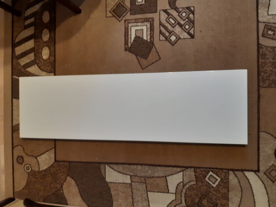 Sprzedam cztery półki białe  z mdf stan bardzo dobry  cena za sztuke