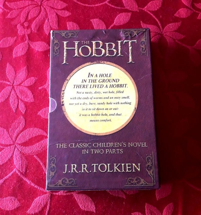 J R R Tolkien - The Hobbit - Box c/ 2 volumes PB 2012 ENG