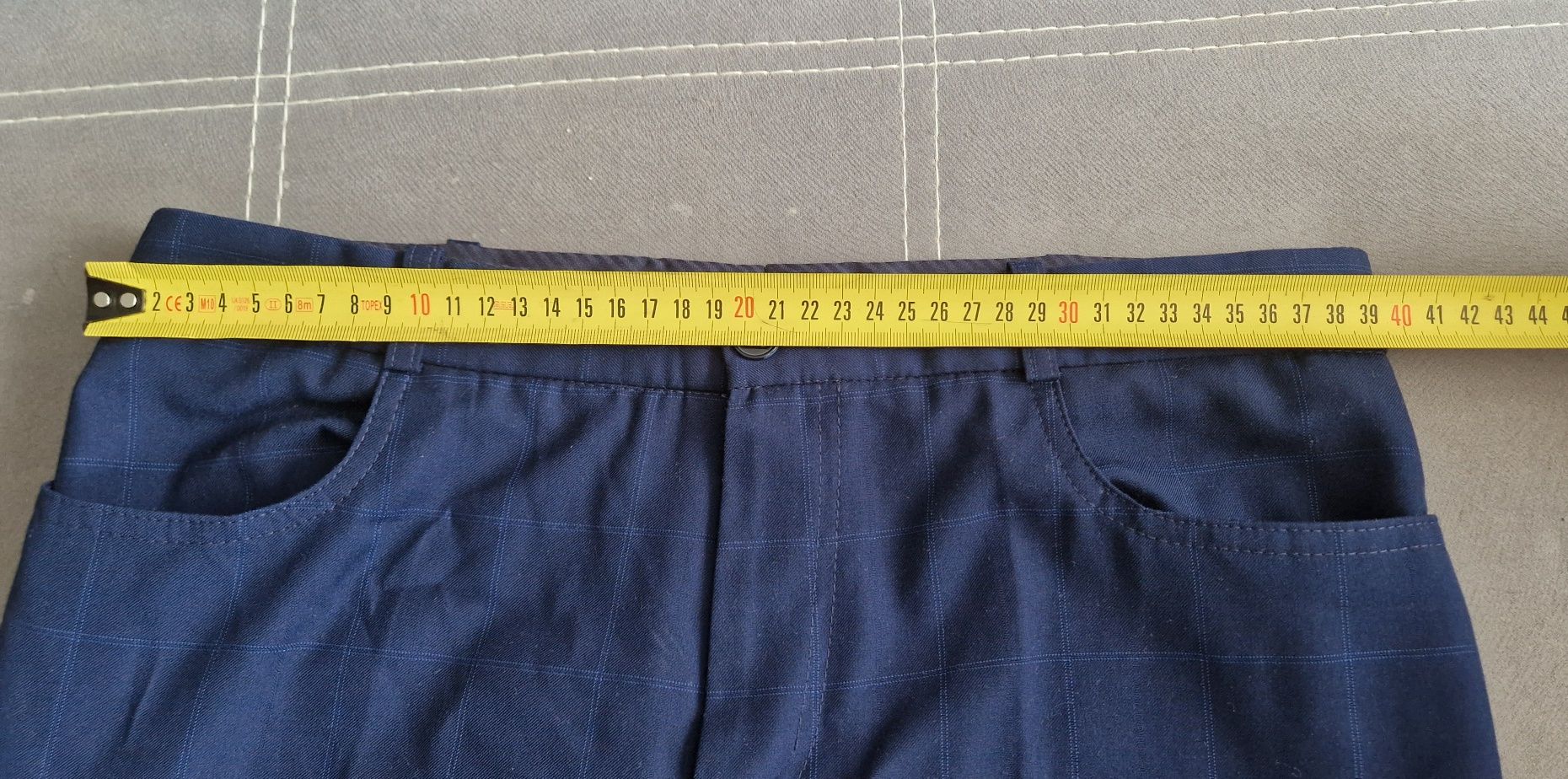 Garnitur na komunie r. 146 XL