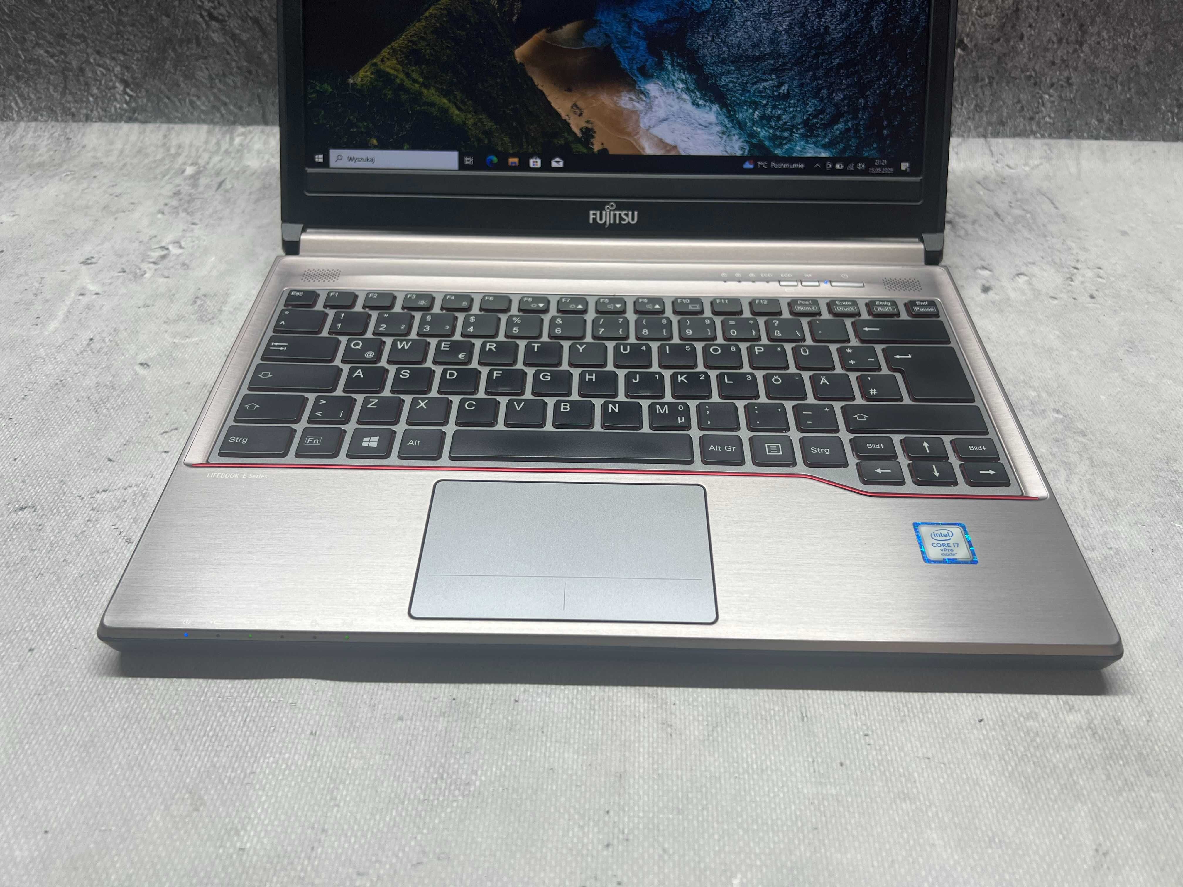 Fujitsu E736 / i7 6600u 3.4GHz / 8GB DDR4 / 128SSD / 13.3 HD / W10Pro