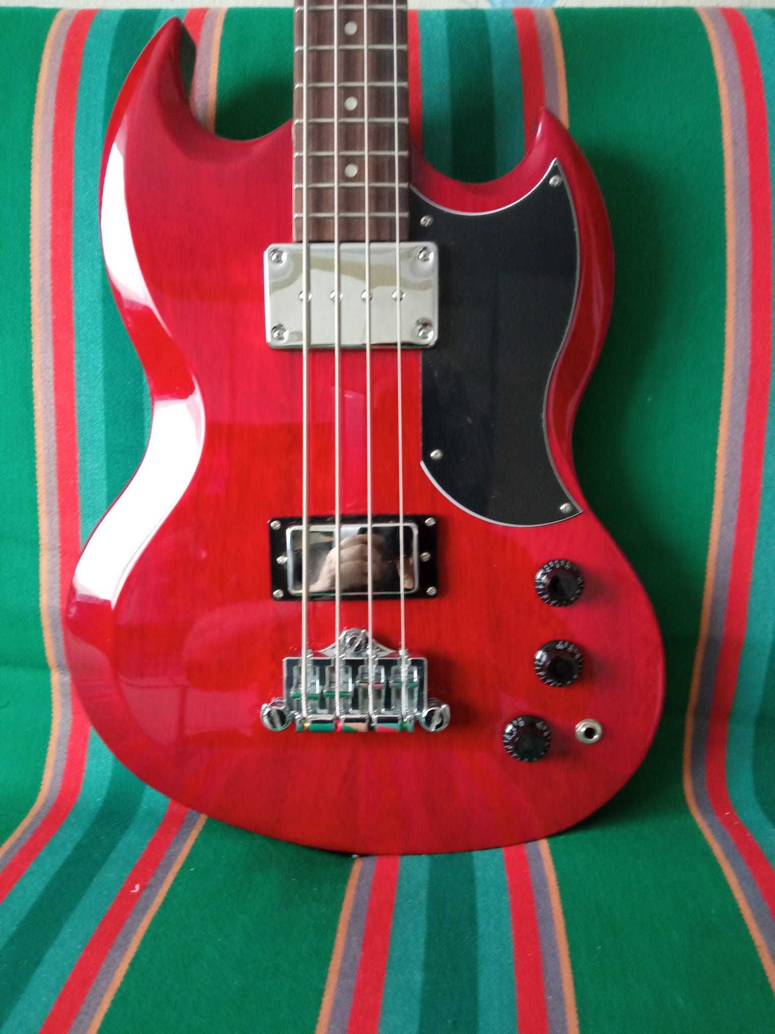 VINTAGE VS 4 CR Gitara basowa  (short scale )