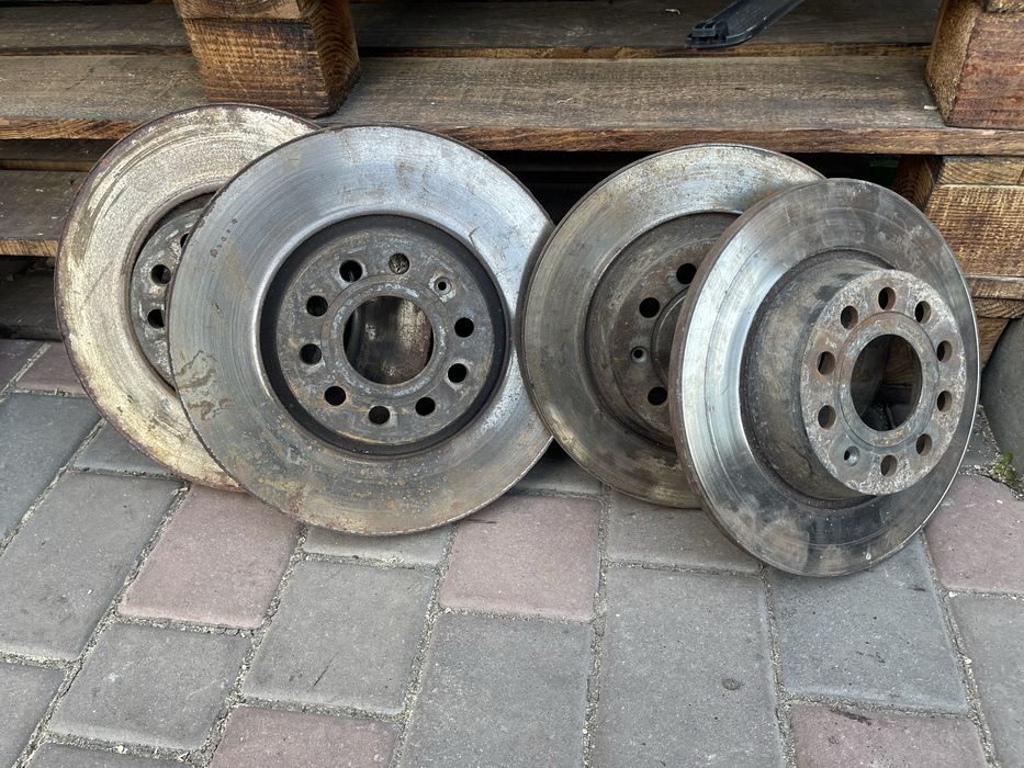 Тормозний диск гольф 5 GT