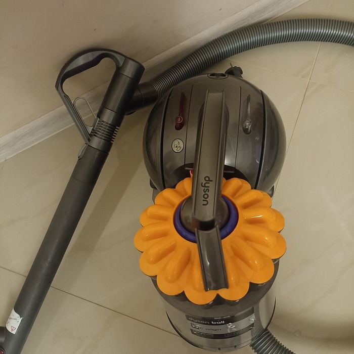 Продам Dyson DC 33 origin