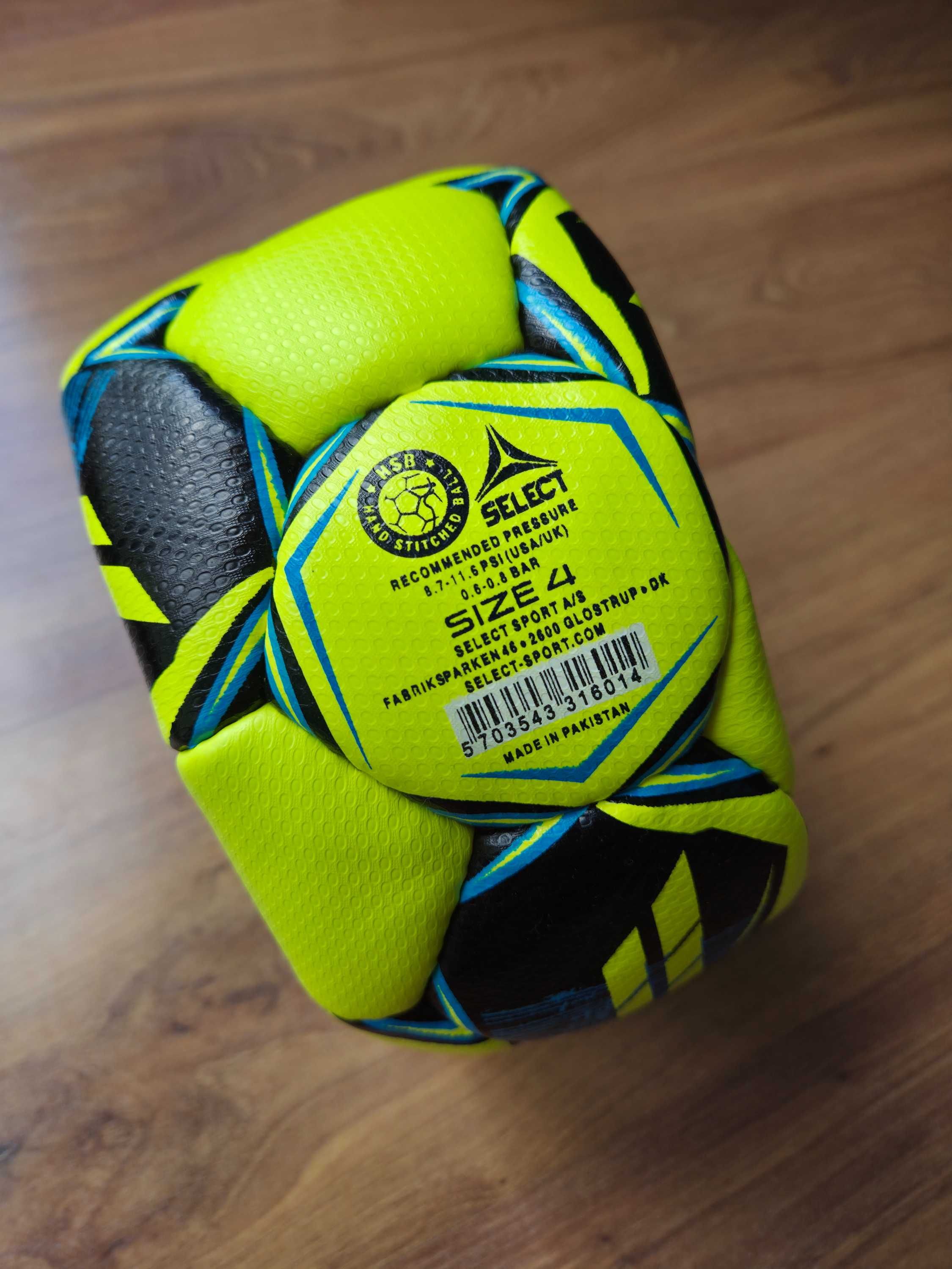 Piłka SELECT X-TURF AG - idealna do gry na ORLIK