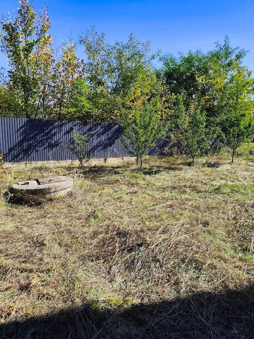 Продам двоповерховий будинок в коттеджному містечку.