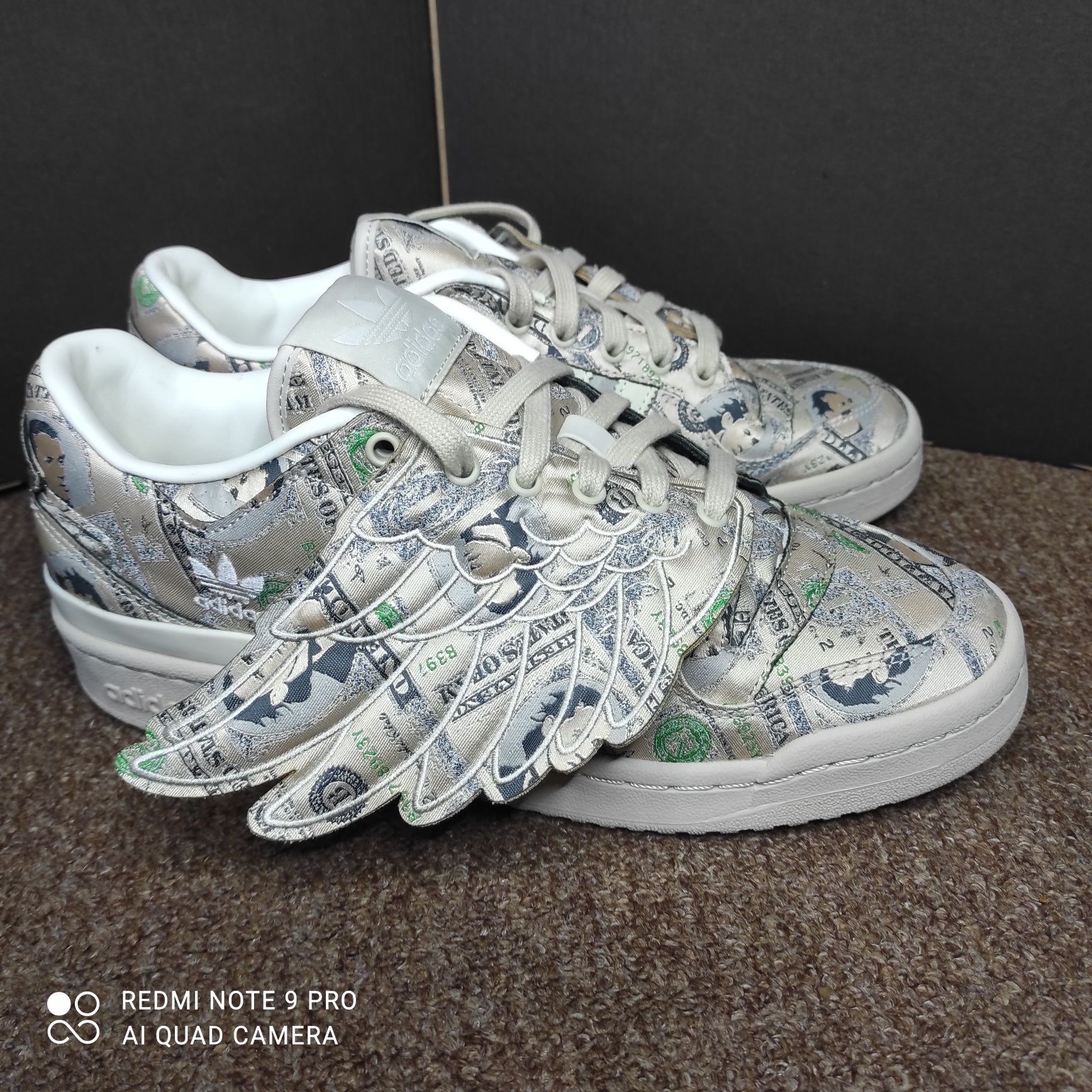 42. кросівки Adidas by Jeremy Scott Forum Low Wings 1.0