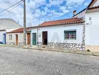 Moradia T2 Com Garagem, Jardim  – Cortiçois, Benfica Do Ribatejo