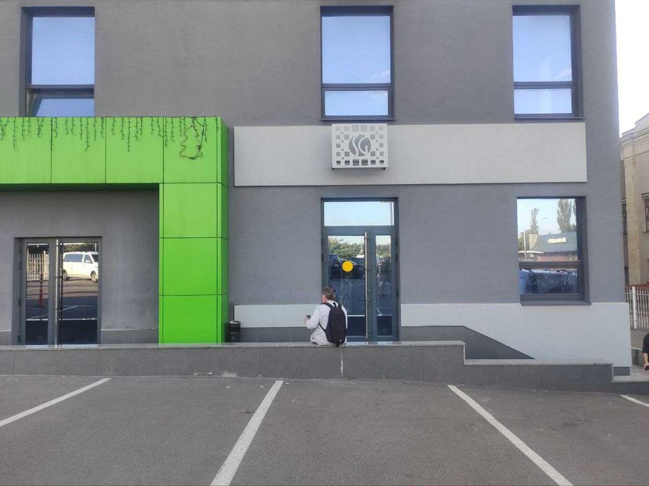 Продаж комерційного приміщення пр-т Бажана 17, метро, Макдональдс