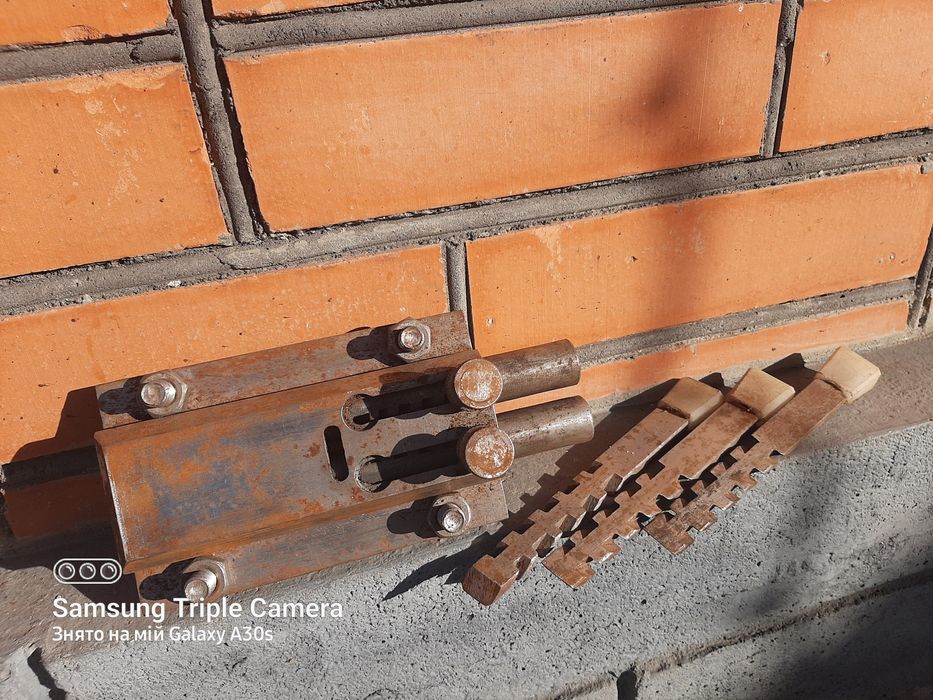 Замок для дверей, воріт гаража