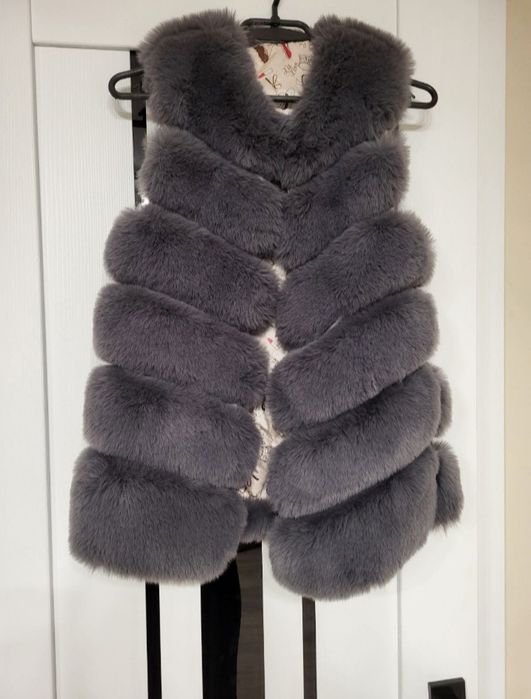 Хутряна желетка для дівчинки