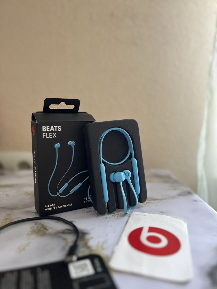 Без проведні навушники BEATS FLEX