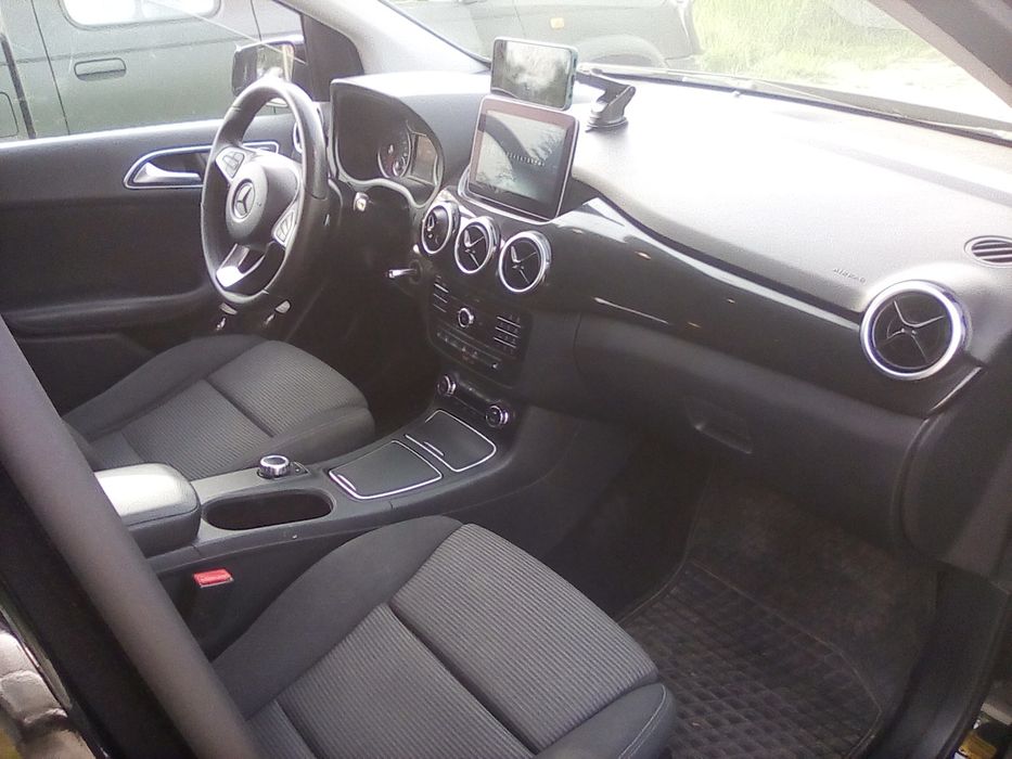 Мерседес В250е електро