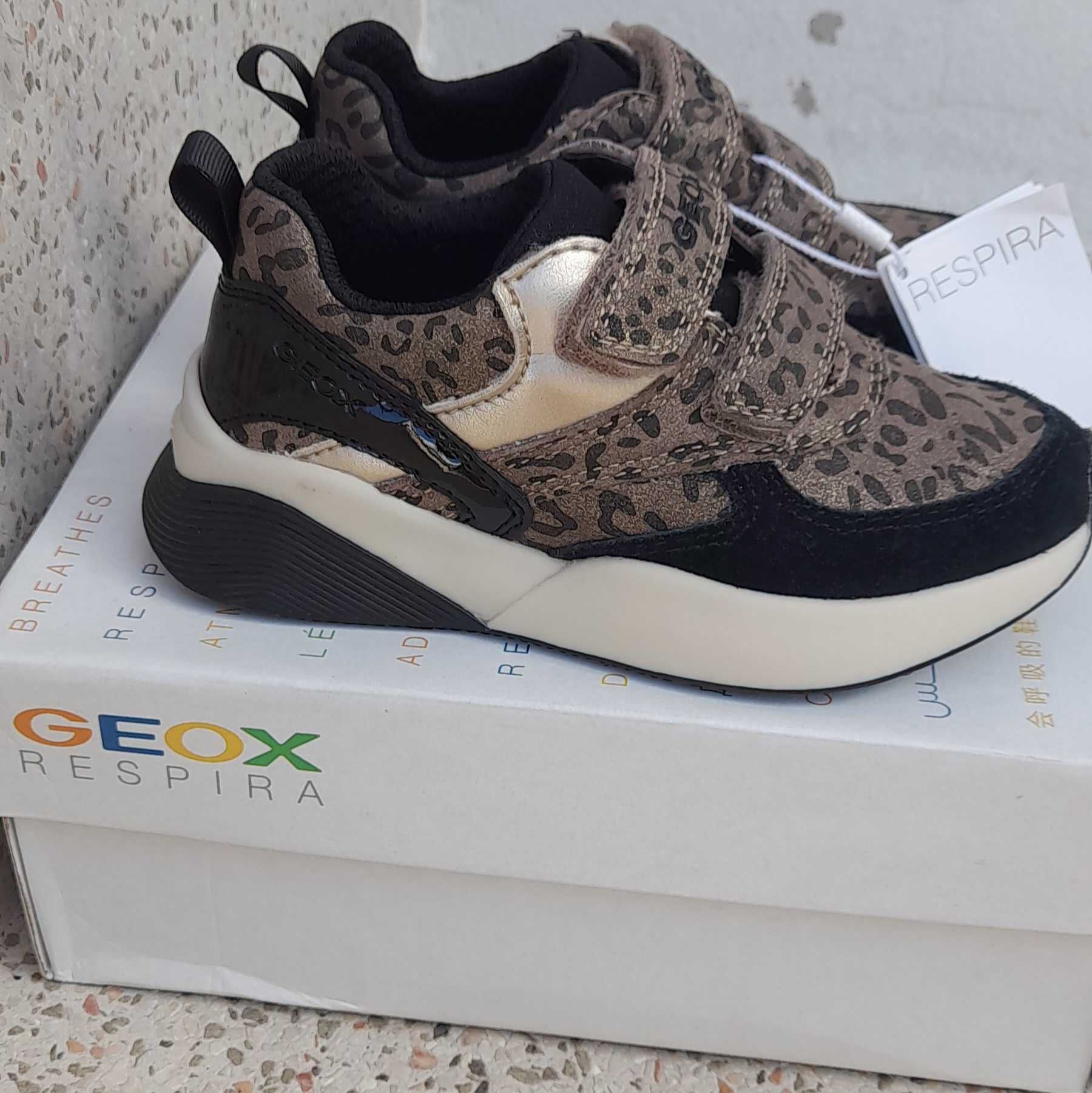 Sapatilhas Geox Novas Tigresa/Leopardo verniz dourada