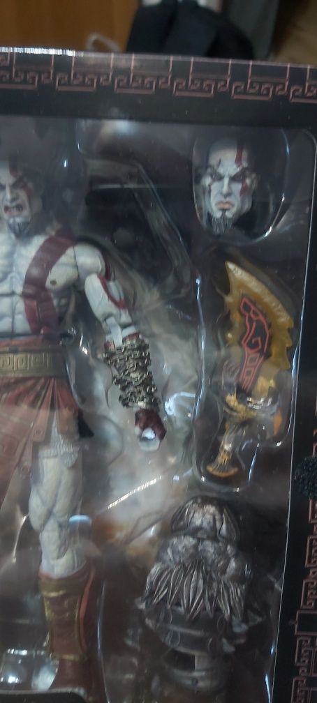 Figurka kratos god of war 3 plus akcesoria