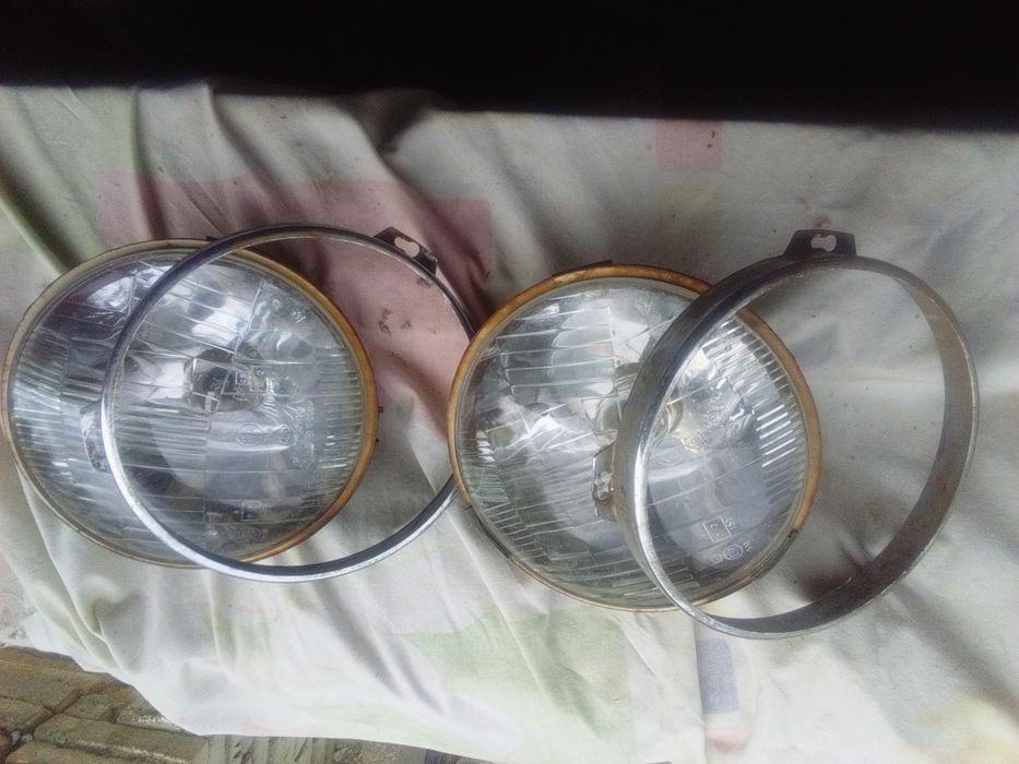 Іж-комбі,фари,комбінація приладів,домкрат,2 диски, ключ колісний.