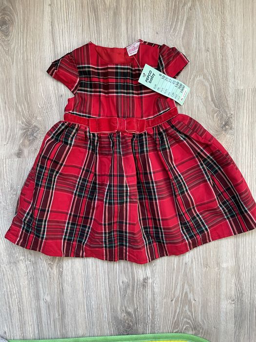 Sukienka na Świeta, r. 86