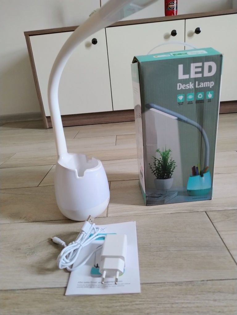 Lampka Biurkowa Szkolna LED RGB Organizer , 8 kolorów światła nocnego.
