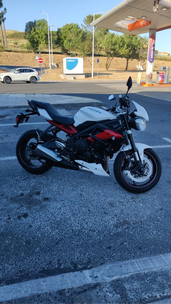 Triumph street triple 675
