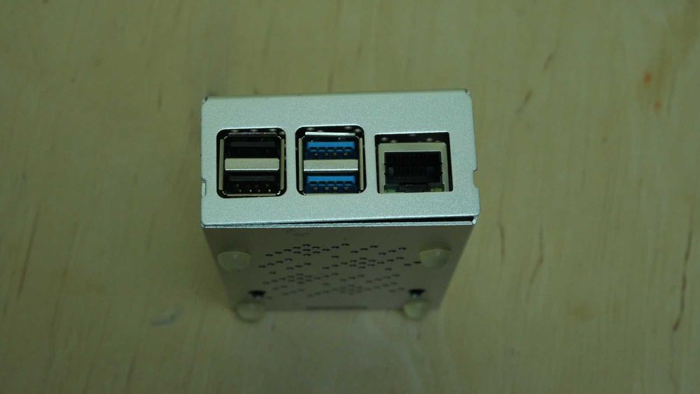 Raspberry Pi 4b 4gb + obudowa z wiatrakiem + zasilacz + microSD 64gb