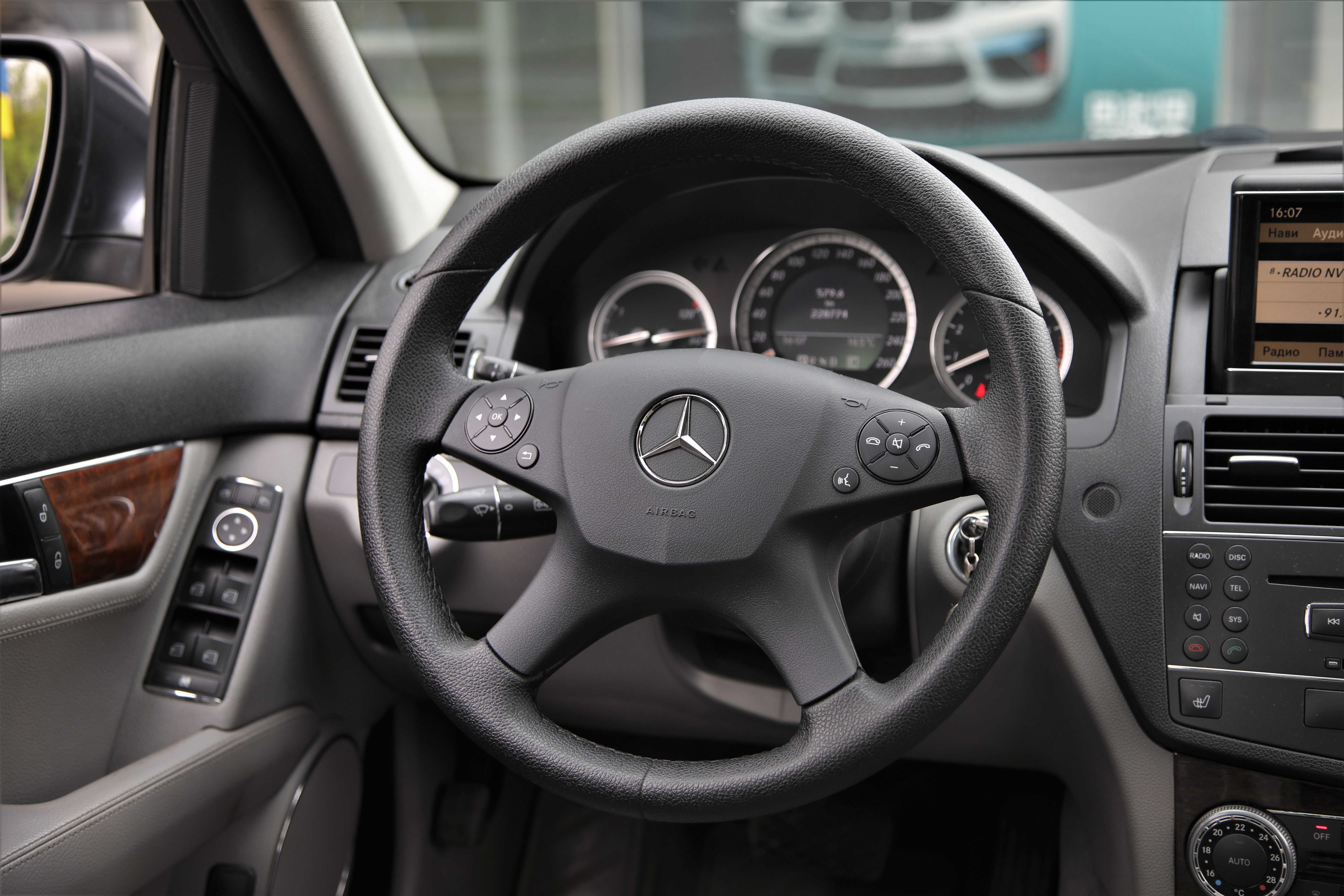 Mercedes-Benz C280 2007 року