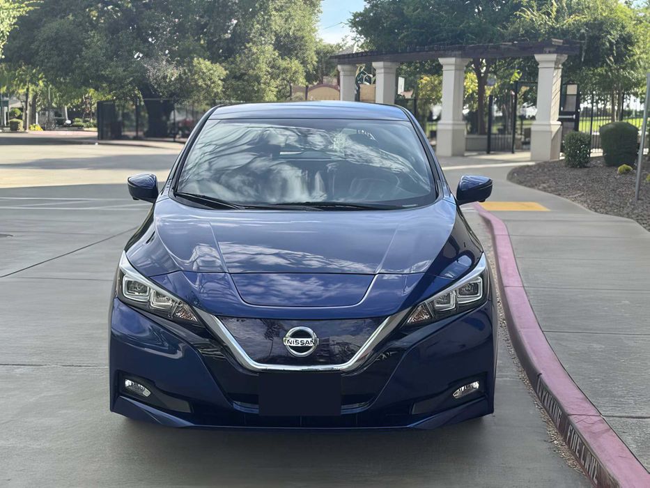 Nissan LEAF      2018