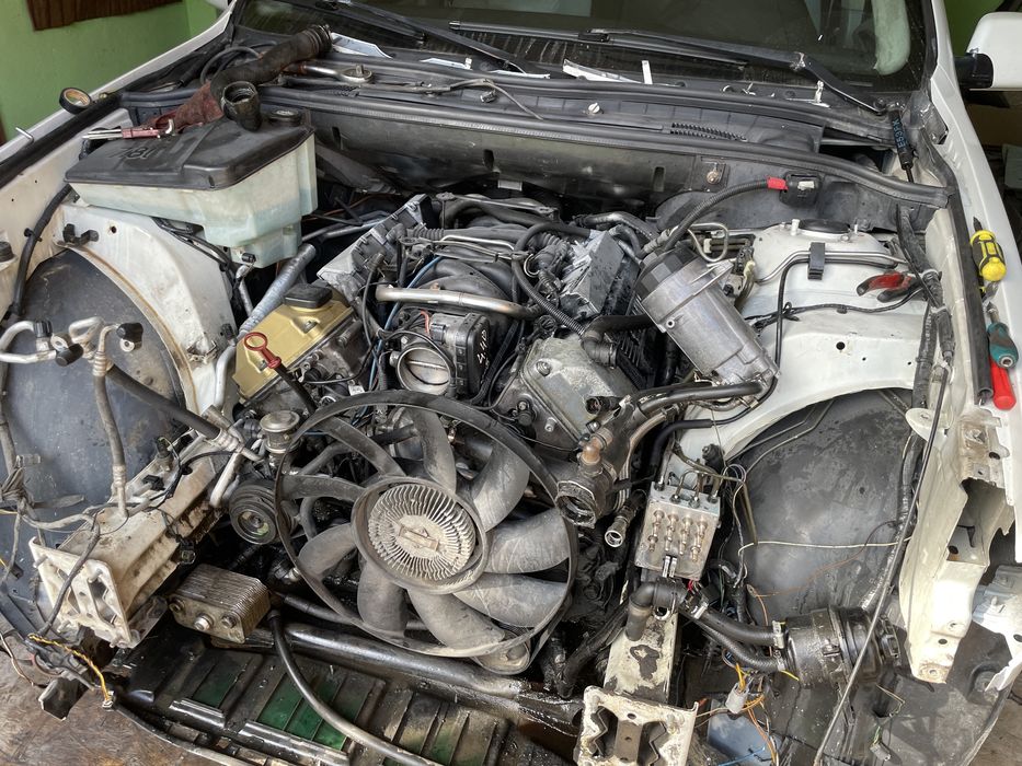 Двигун BMW M62 B44