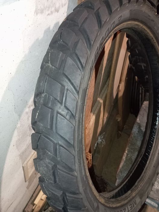 Продам мото шини .