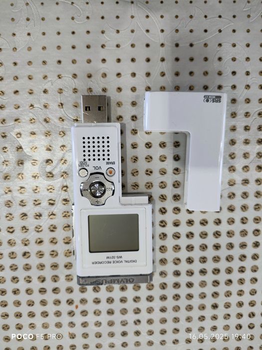 Цифровий диктофон Olympus DS-40/WS-321M 90-х років не вмикається