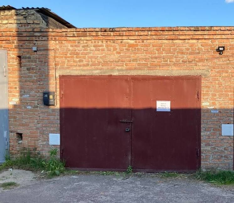 Цегляний гараж по вул. Карбишева,5а Кооператив Північний-1 / Авторинок
