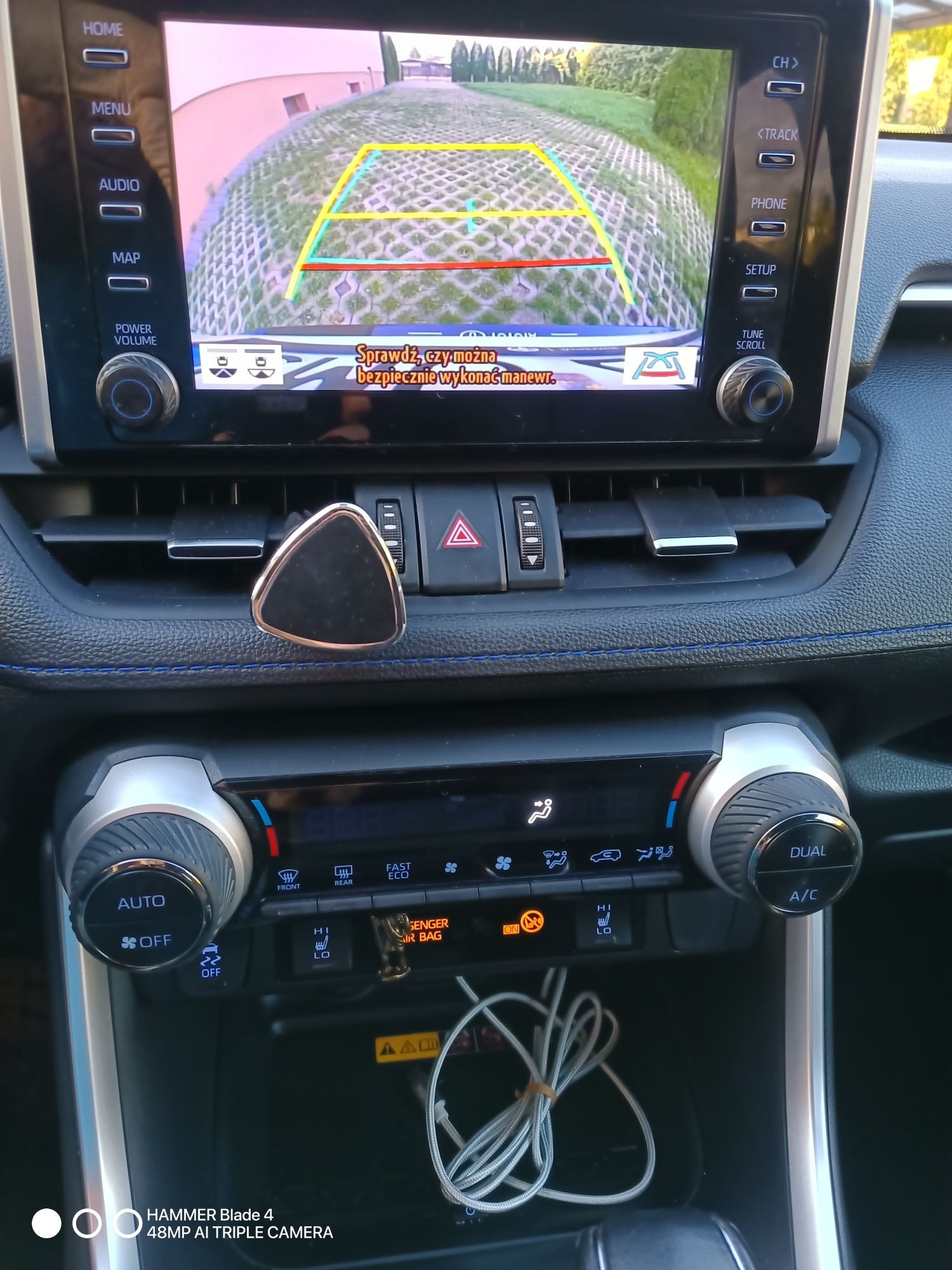 Toyota RAV4 V Selection 2022 salon Polska
