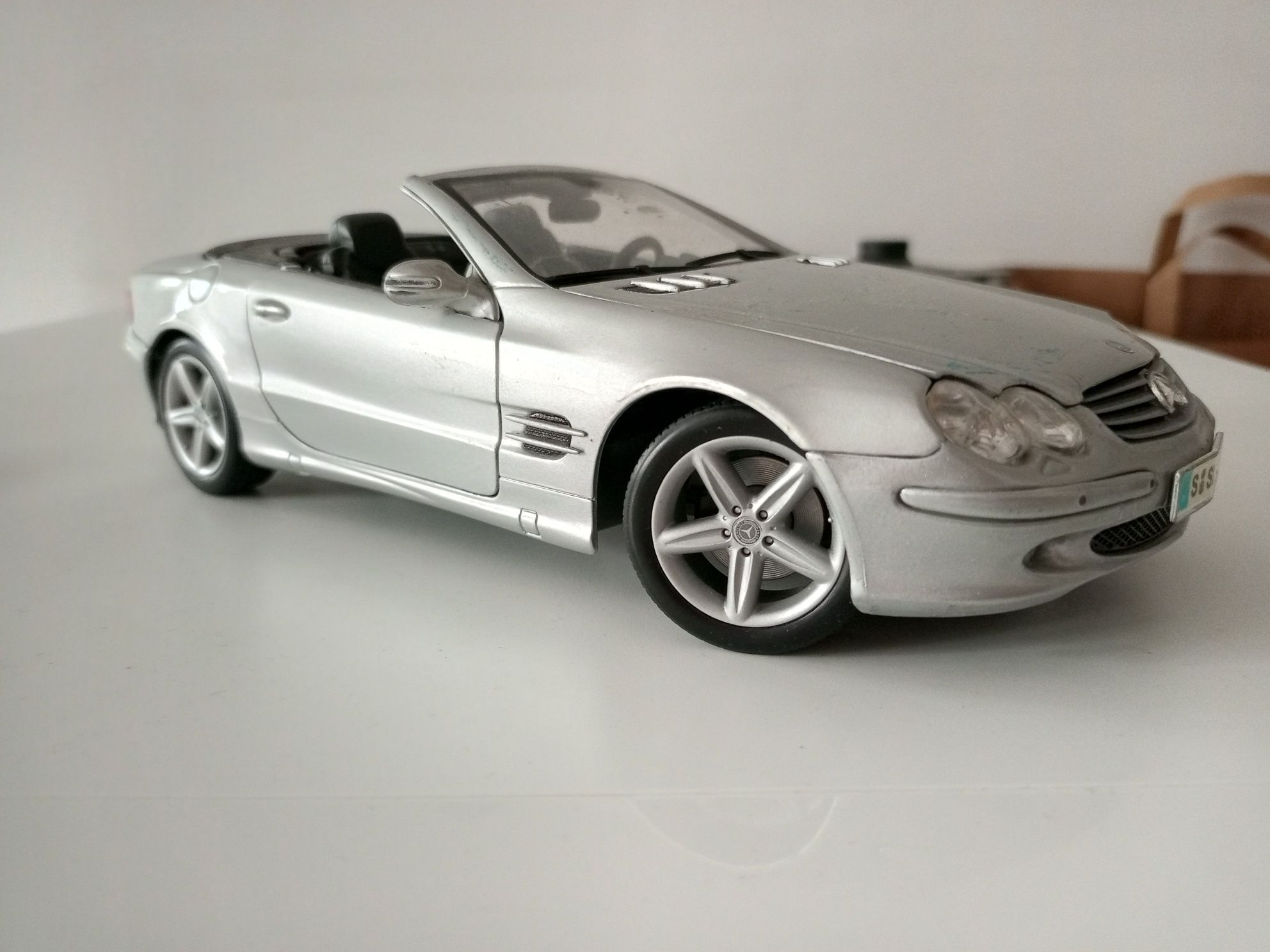 Model Mercedes SL 500 1:18 Maisto