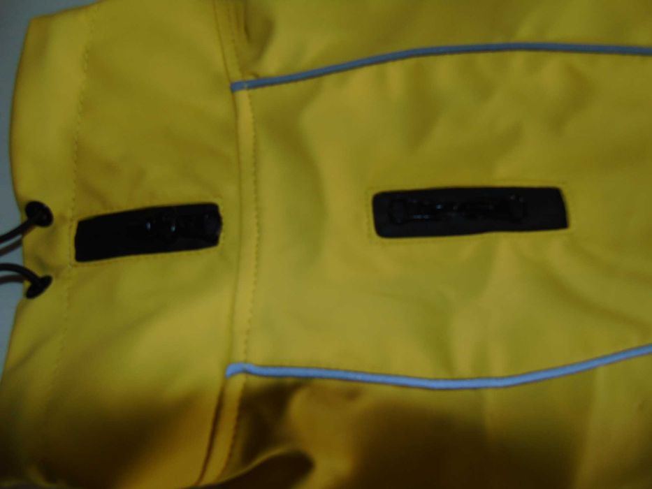 nowa przeciwdeszczowa kurtka - płaszczyk TRIXIE 25 cm