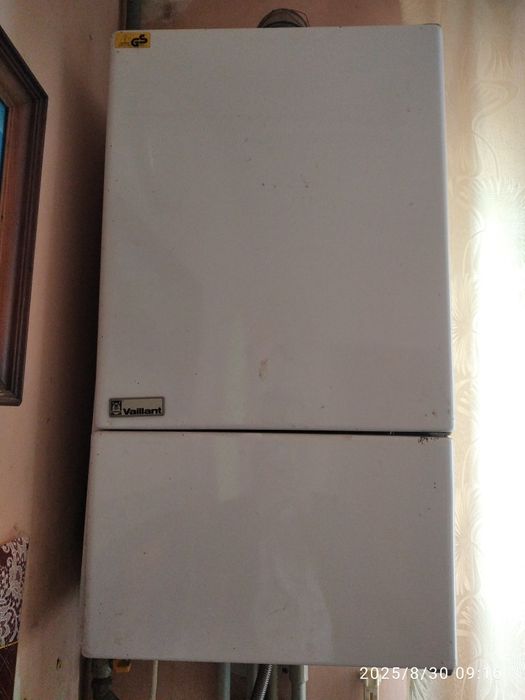 Газовий турбований котел Vaillant Т4. В робочому стані.