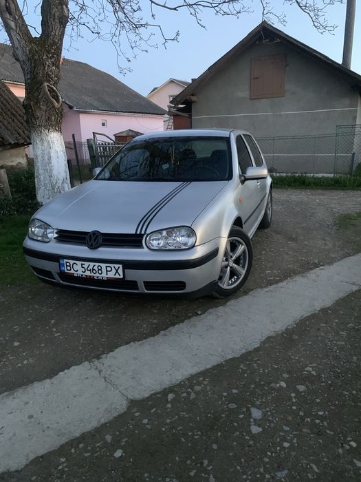 Продам Гольф 4 1,6 8кл
