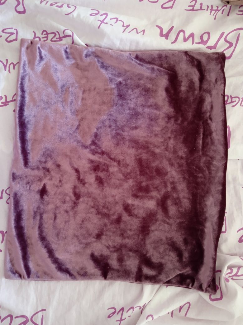 Capa almofada quadrada violeta veludo