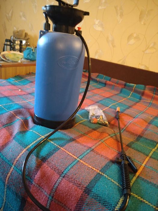 Продам новый опрыскиватель садовый 8л Litolan