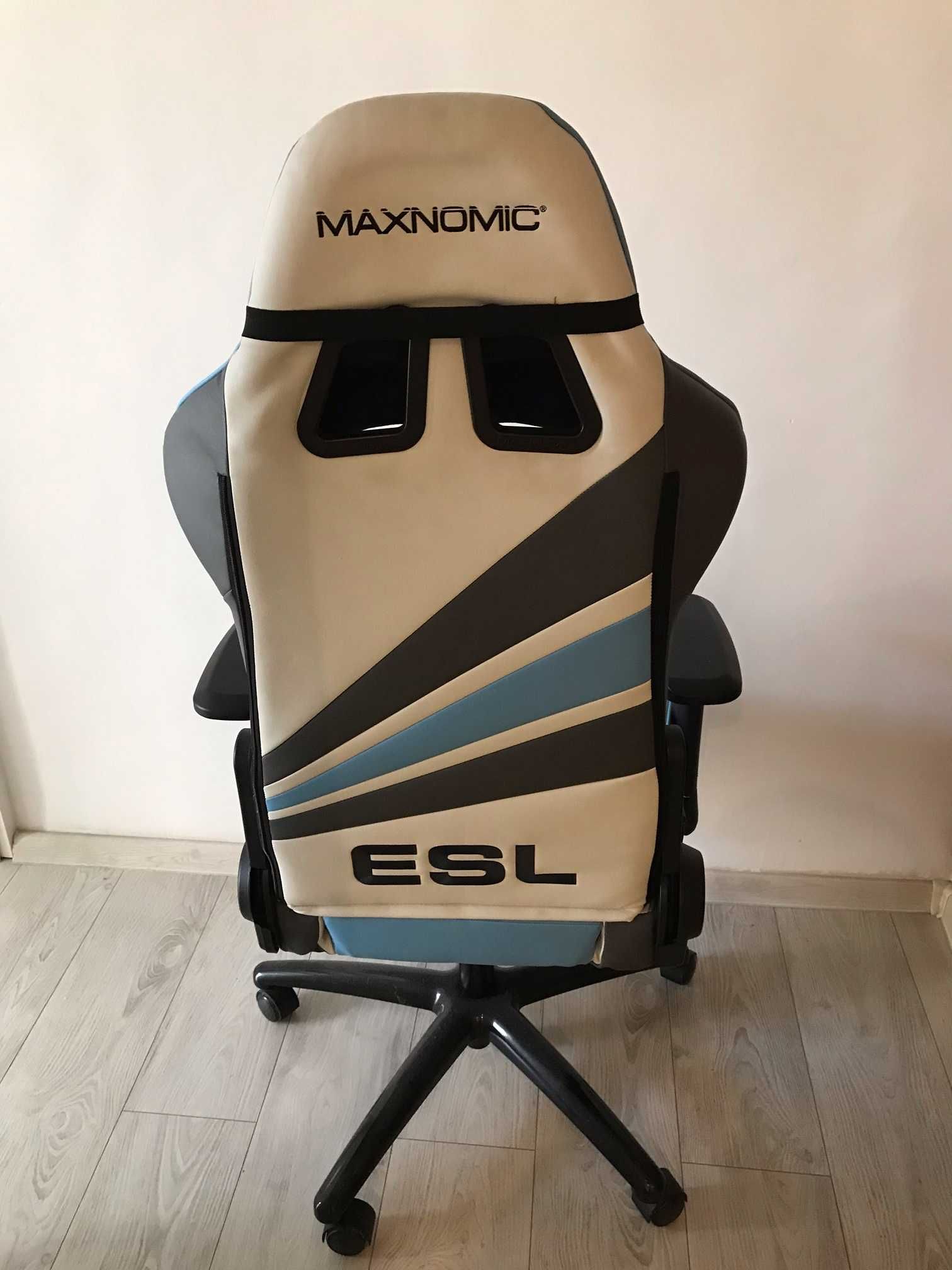 Fotel gamingowy Dxracer Maxnomic ESL