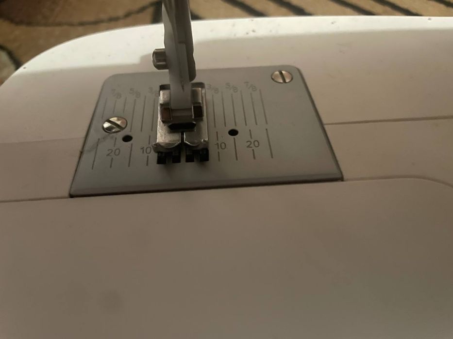 Електромеханічна Швейна машина Singer Serenade M320L